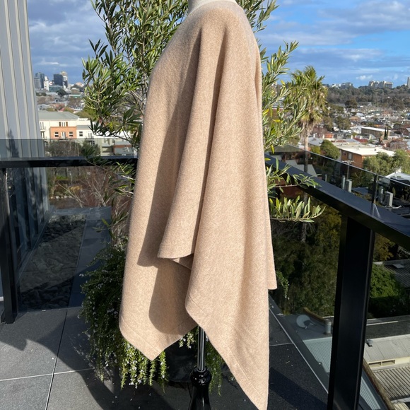 NEW! Soft Pure Cashmere Large Wrap - One Size - Camel - Picture 3 of 9